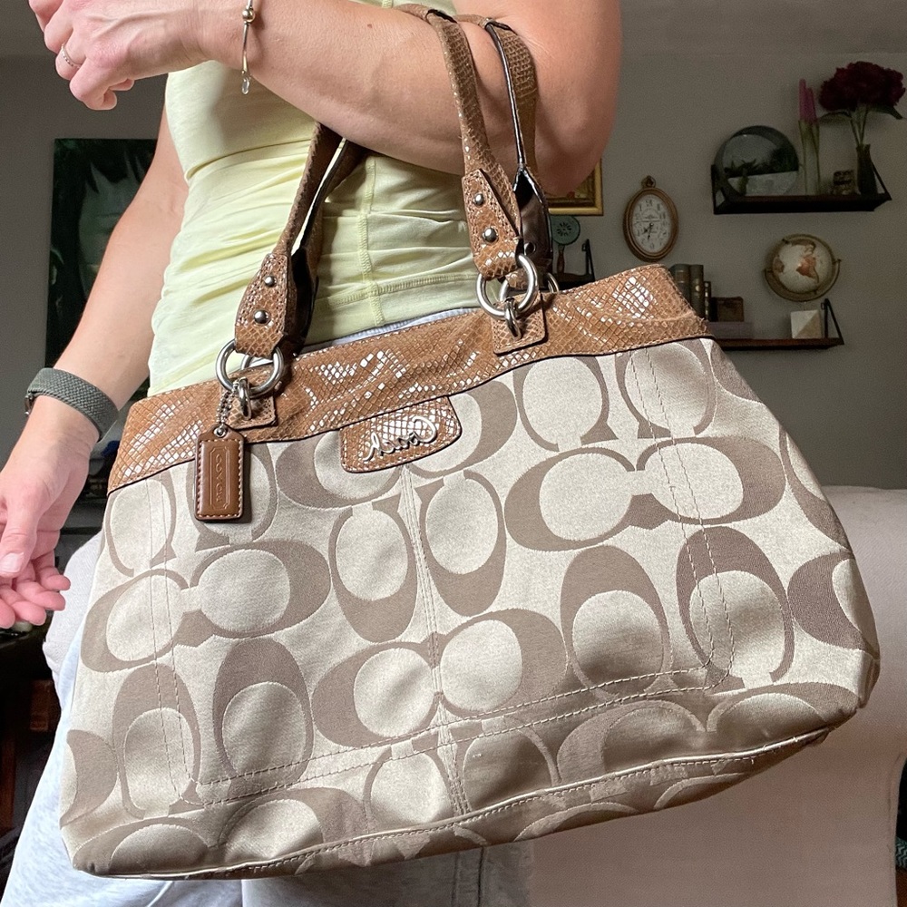 COACH Beige Tan Classic C Logo F16190 PenelopeTote Bag Short Shoulder Bag Purse